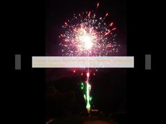 Chińskie fajerwerki na świeżym powietrzu, duże ciasta konsumenckie na uroczystości weselne