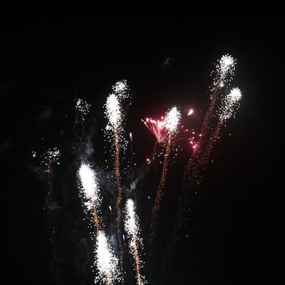 Chińska fabryka import hurtowy fajerwerki 67 strzałów Konsumencki ciasto fajerwerki Pyrotechnika