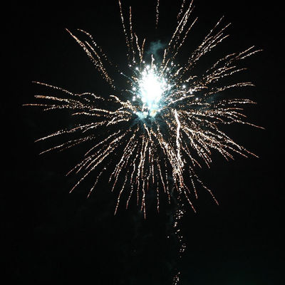 Chińskie 60 strzałów Ciasto Fajerwerki Festiwal Święto Pyrotechnika na zewnątrz 2024