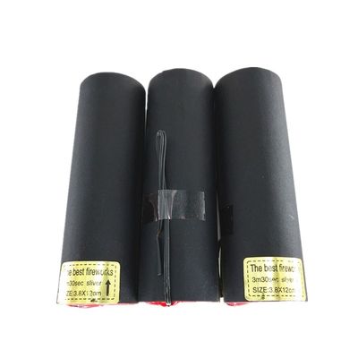 Fontanna fajerwerków scenicznych srebrno-złotych, bezdymnych i bezwonnych, ze efektami iskrzenia na imprezy w pomieszczeniach